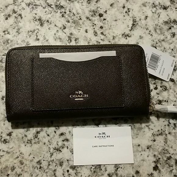 Coach Handbags - Coach cross-grain Leather Accordion Zip wallet